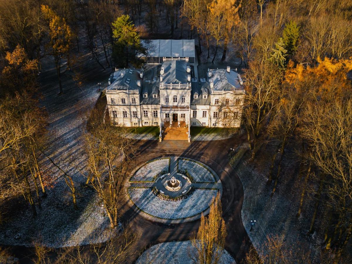Palac Chojnata Wola Chojnata Exterior photo