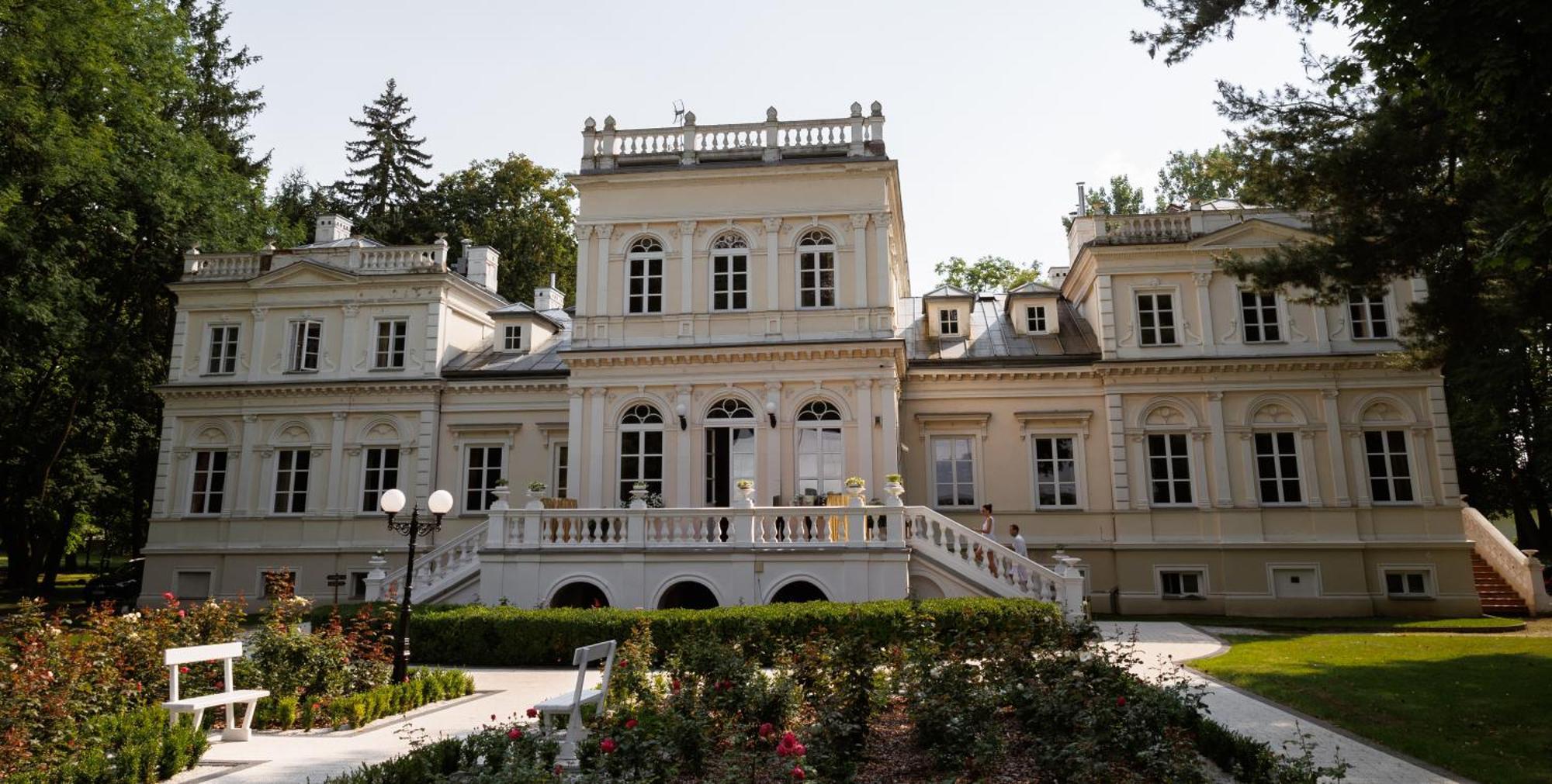Palac Chojnata Wola Chojnata Exterior photo